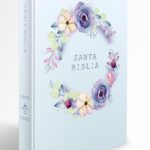 Biblia RVR 1960 letra grande, manual, tapa dura con nombres de Dios, flores azul