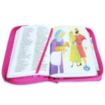 Biblia Interactiva Para Niñas Letra Grande Con Cierre Tela Rosa RVR 1960 - Imagen 4
