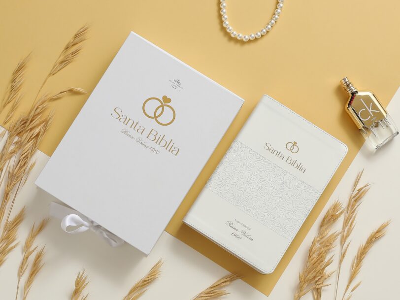 Biblia RVR60 de Bodas Canto Dorado PJR Con Caja De Lujo Tamaño Manual - Imagen 7