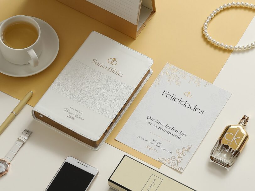 Biblia RVR60 de Bodas Canto Dorado PJR Con Caja De Lujo Tamaño Manual - Imagen 8