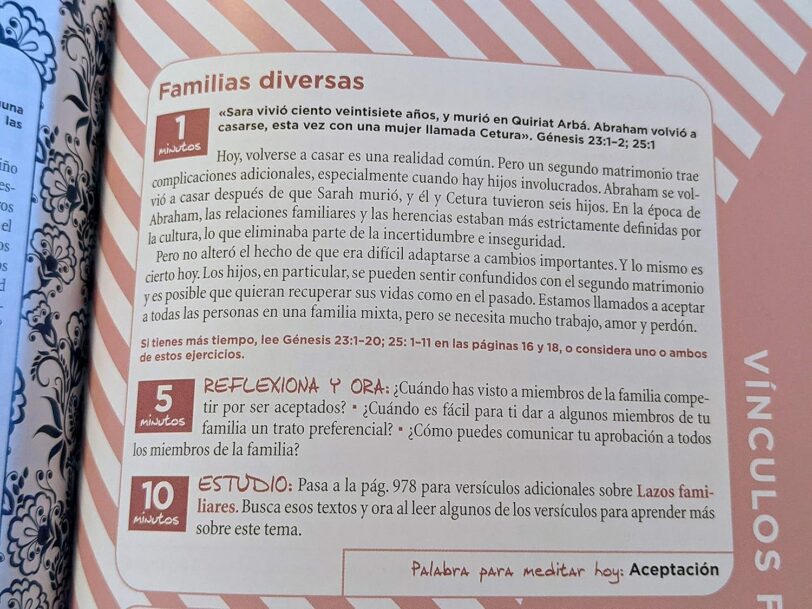 Biblia de la Mamá Ocupada NVI, Leathersoft, Turquesa, Palabras de Jesús en Rojo, Comfort Print: Inspiración diaria aun cuando solo tienes un minuto - Imagen 14