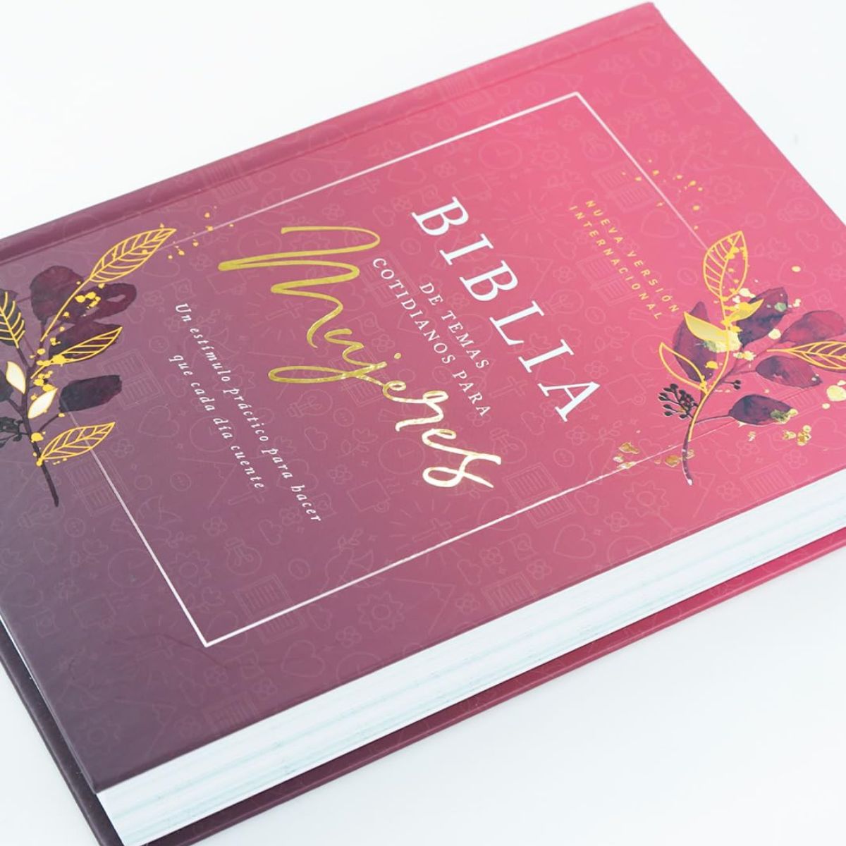 Biblia NVI Temas Cotidianos Para Mujeres Tapa Dura Rosa - Imagen 2