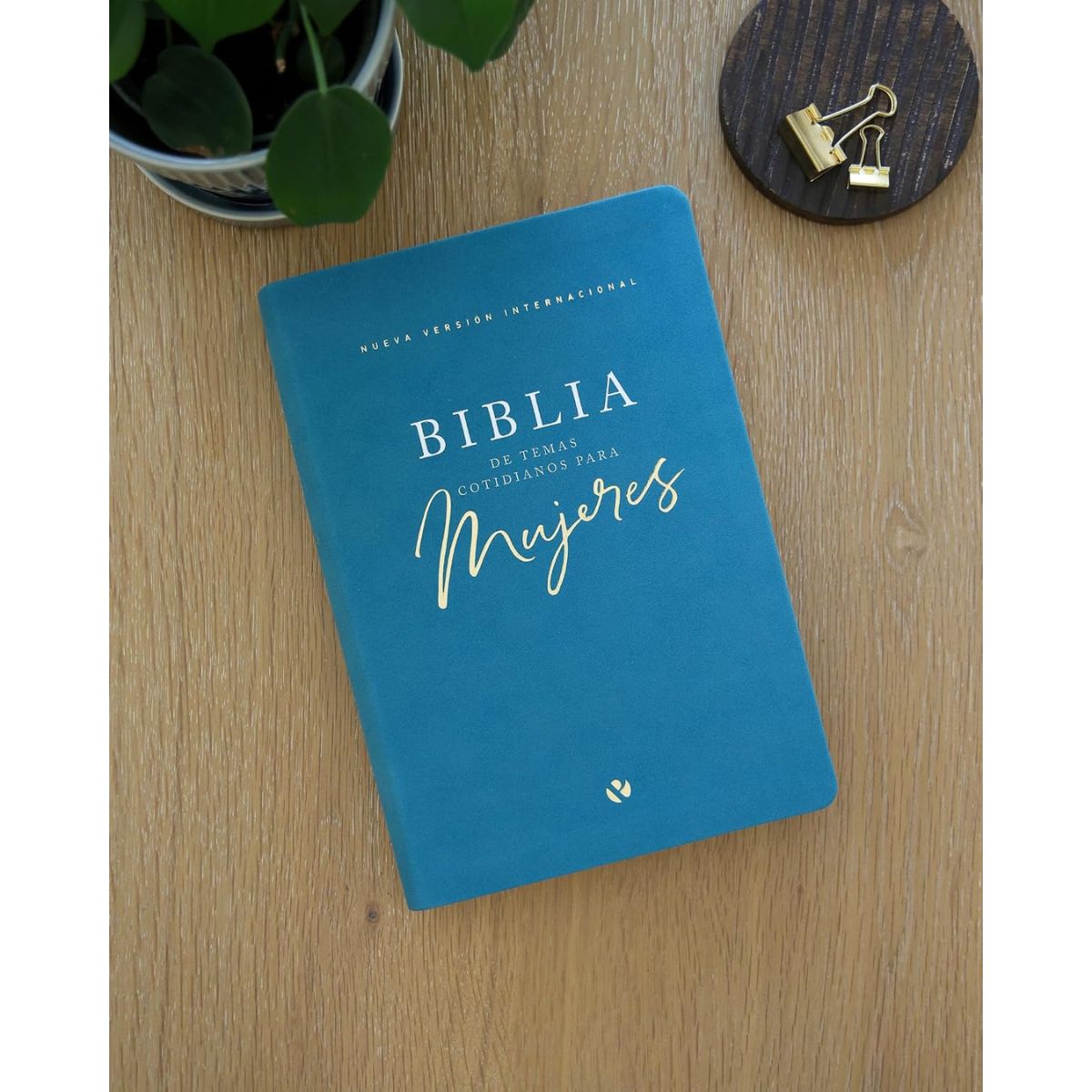 Biblia NVI Temas Cotidianos Para Mujeres Piel Especial Turquesa - Imagen 3