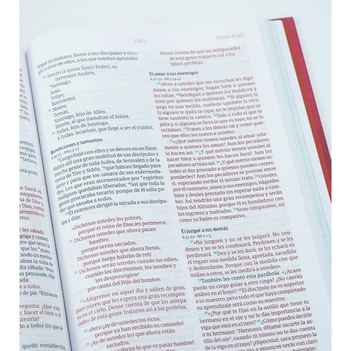 Biblia NVI Temas Cotidianos Para Mujeres Tapa Dura Rosa - Imagen 4