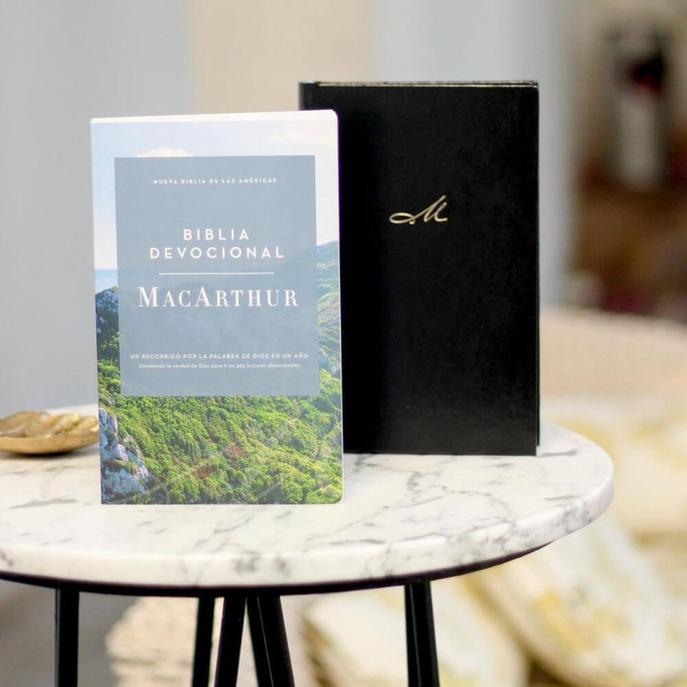 Biblia NBLA Devocional MacArthur Tapa Dura - Imagen 10